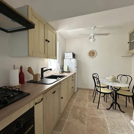 Semesterbostad House *