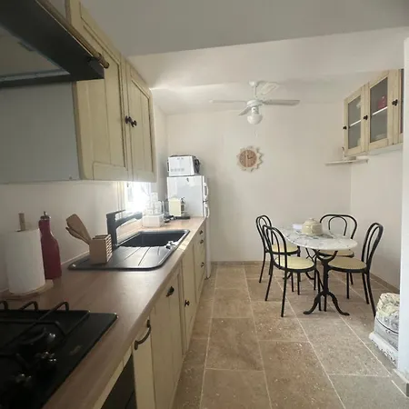 Semesterbostad House