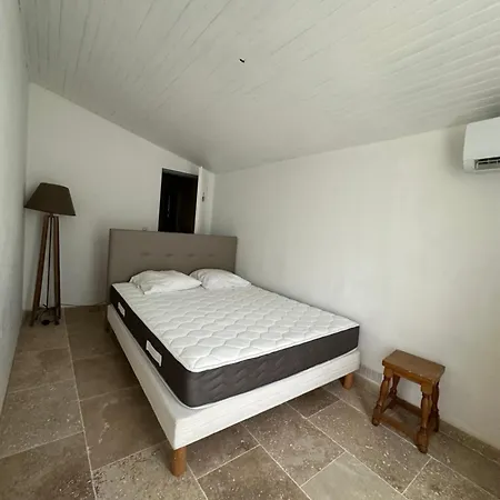 House Semesterbostad *